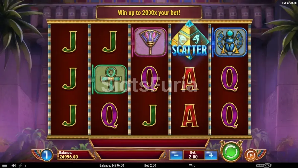 Juego base de Eye of Atum con símbolos egipcios en los rodillos