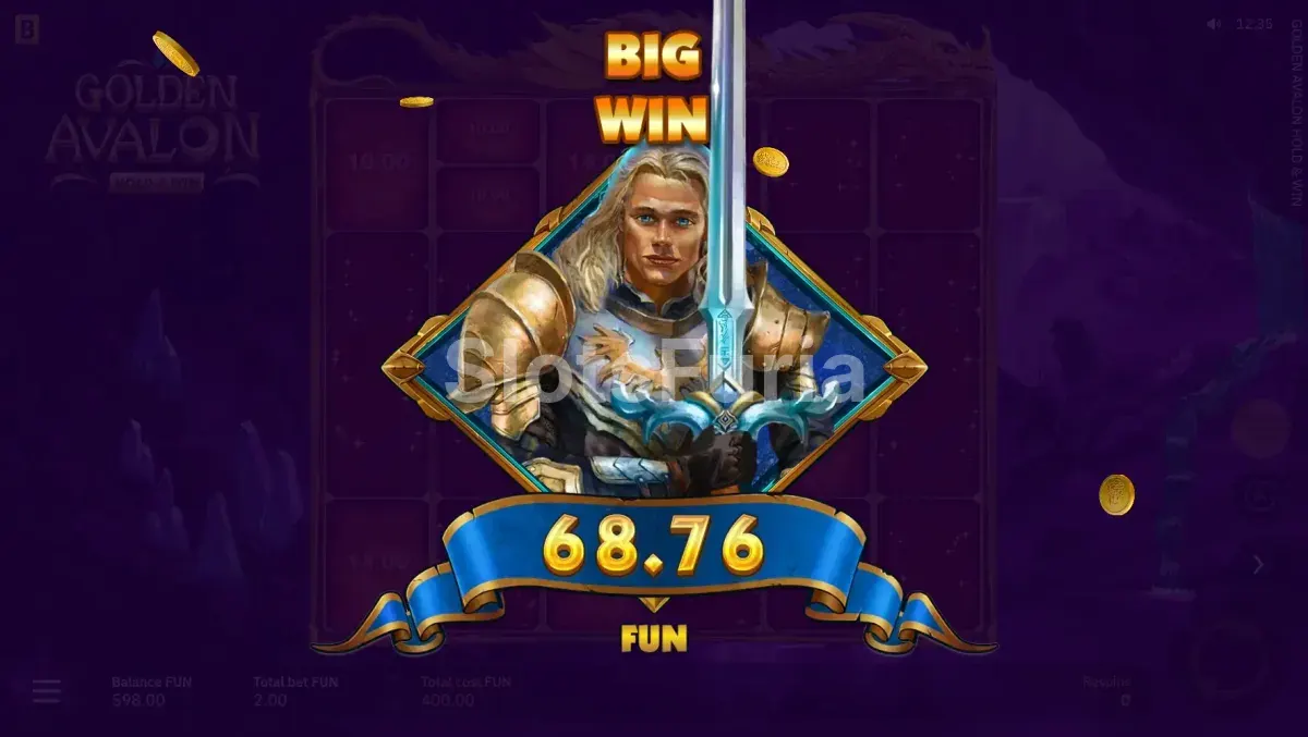 Gran premio conseguido en Golden Avalon Hold & Win con multiplicador máximo activado