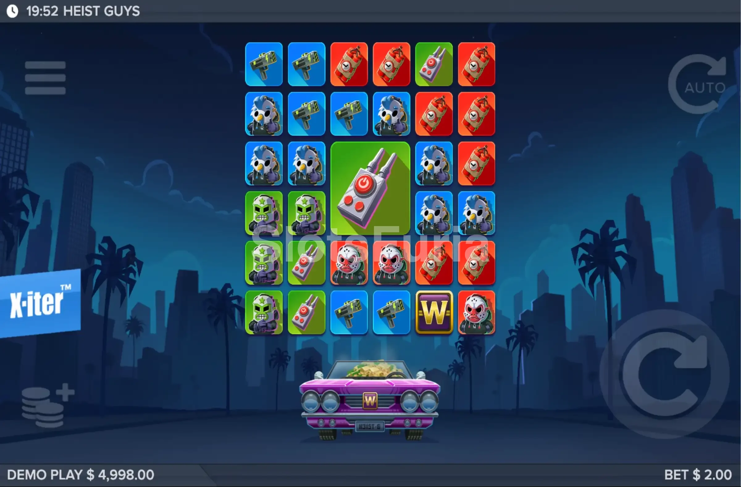 Pantalla principal del juego base de Heist Guys con su cuadrícula de 6x6 rodillos