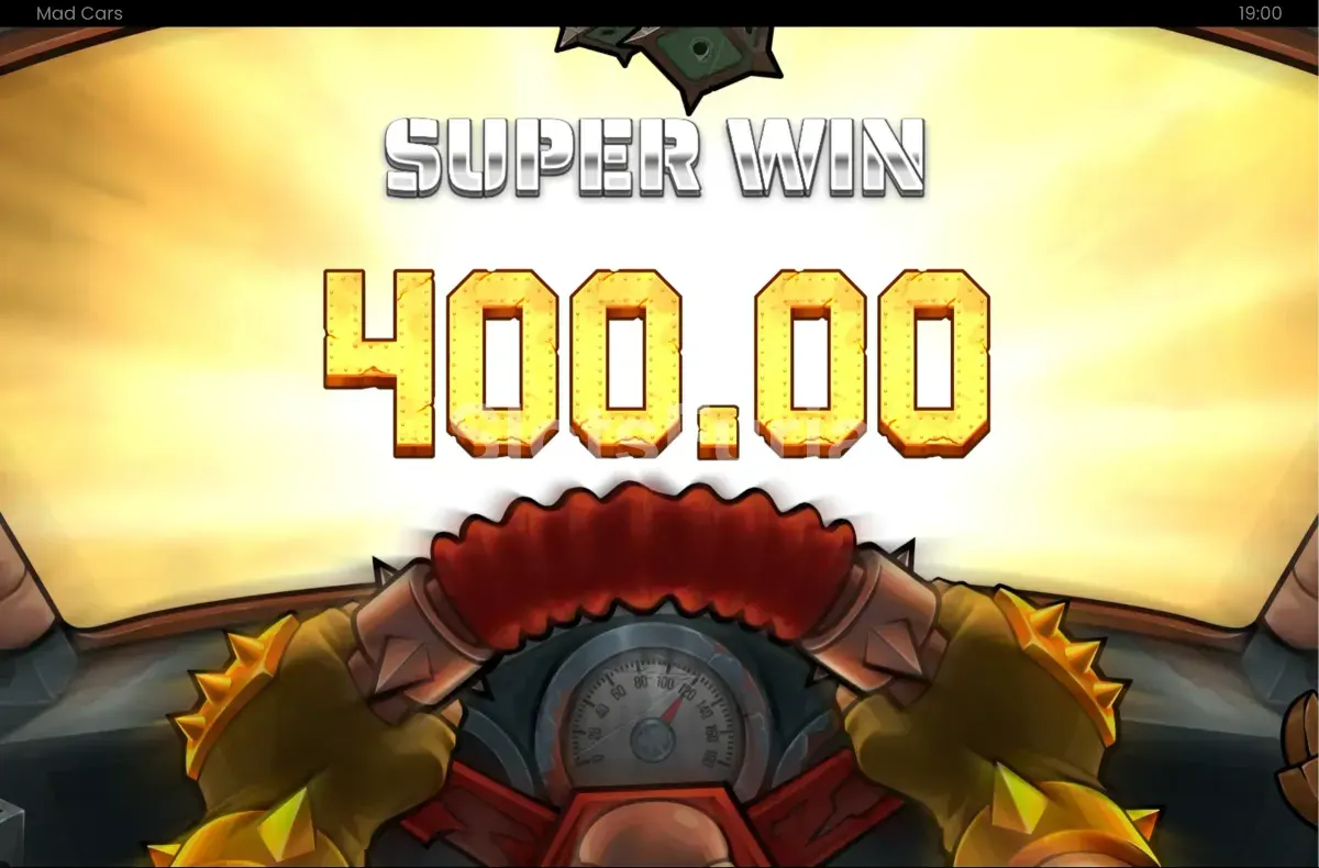 Gran victoria explosiva en Mad Cars mostrando el potencial máximo del juego