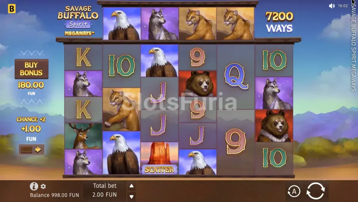 Juego base de Savage Buffalo Spirit Megaways con la pradera salvaje al fondo