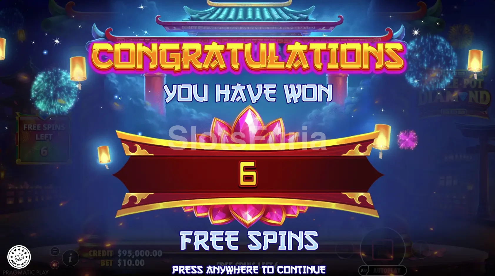 Pantalla de giros gratuitos de Triple Pot Diamond con botes activos