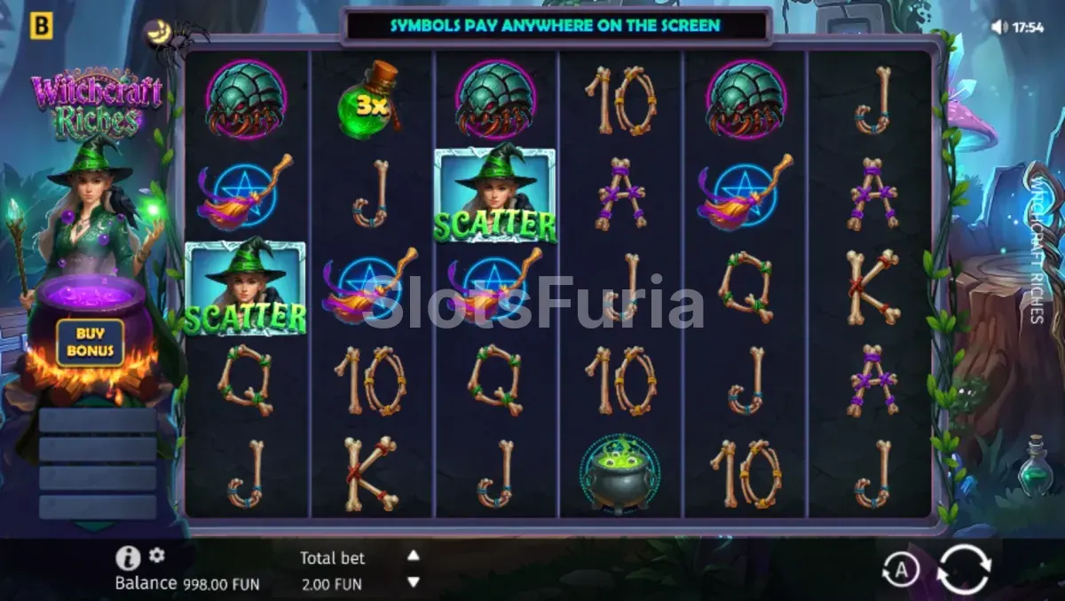 Juego base de Witchcraft Riches con la grilla de símbolos rituales